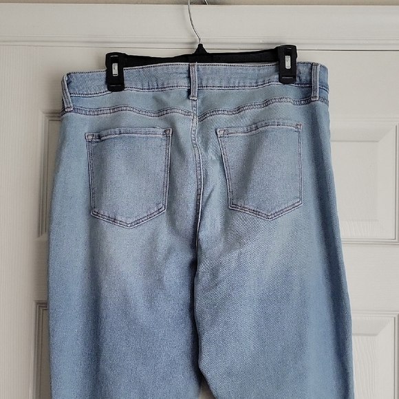 Old Navy Women's High Rise Wow Straight Jeans - Picture 8 of 12
